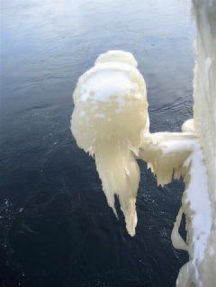 Фазовая Автоподстройка Частоты сигнала увеличивает вероятность обнаружения при частичном или полном перекрытии пучка, вследствие попадания посторонних предметов или частиц, таких как пыль, снег, дождь и пр. или даже полном обледенении датчика Фазовая Автоподстройка Частоты сигнала увеличивает вероятность обнаружения при частичном или полном перекрытии пучка, вследствие попадания посторонних предметов или частиц, таких как пыль, снег, дождь и пр. или даже полном обледенении датчика