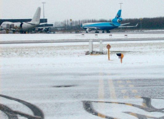 Размещение датчиков радиолучевой системы охраны периметра в аэропорту